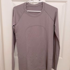 Lululemon Swiftly Tech LS in lilac s8
